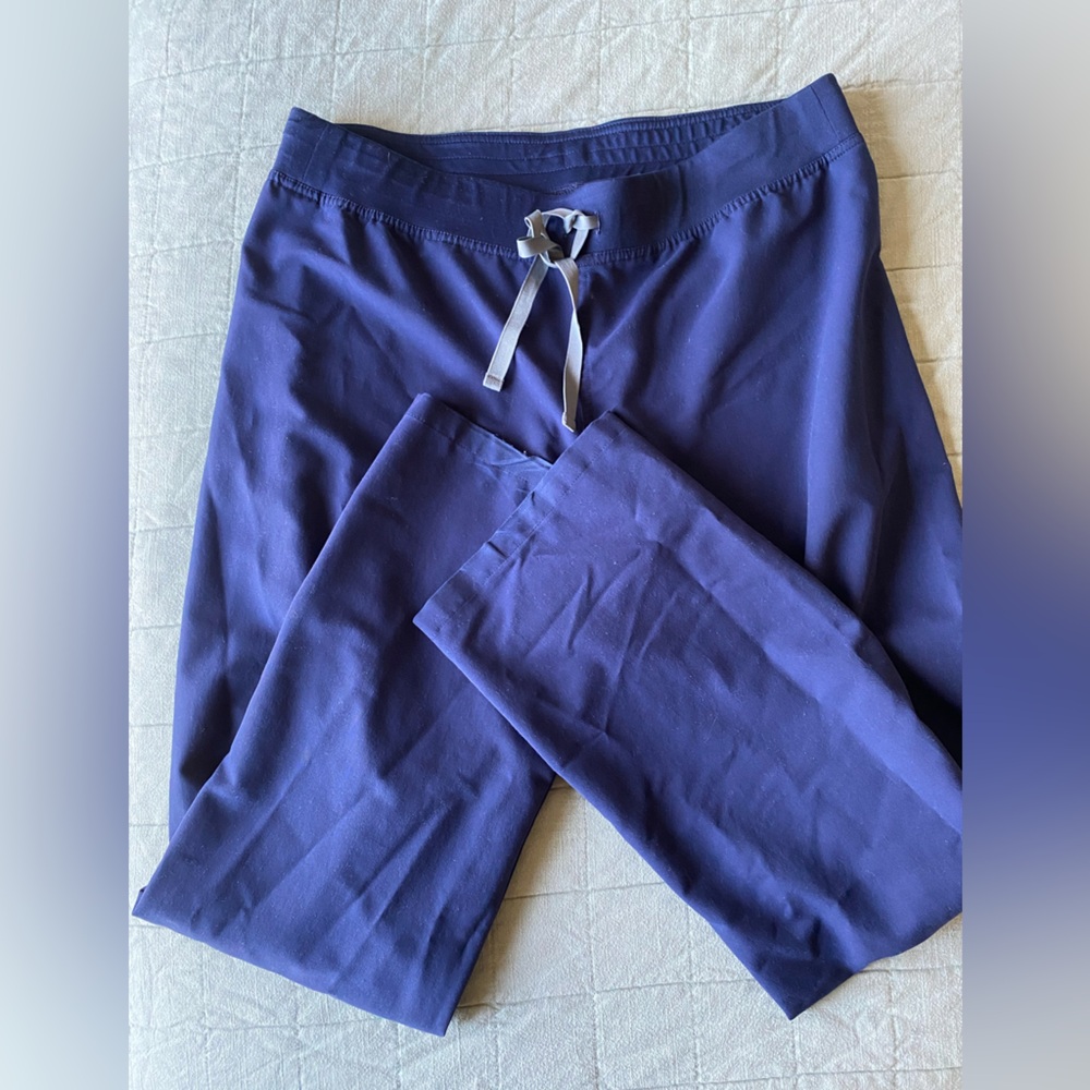 Figs Women’s Livingston Basic Scrub Pants - Large
